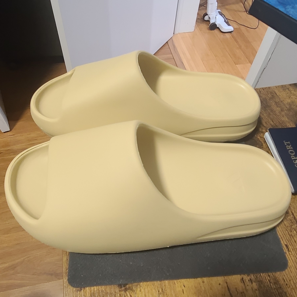 Yeezy Slides